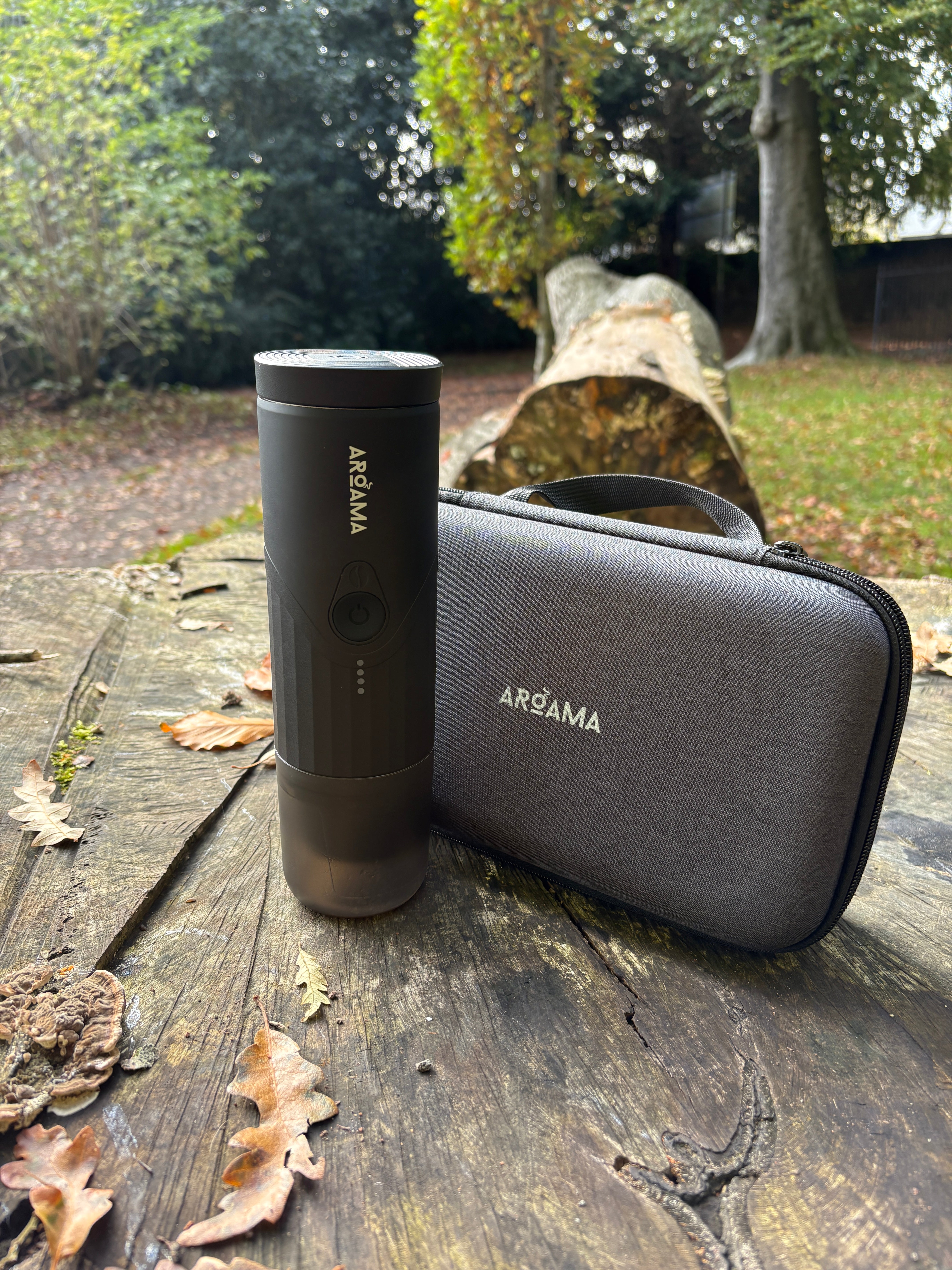 Go Kit Xmas Special Edition Black & 4 Coffee Pods