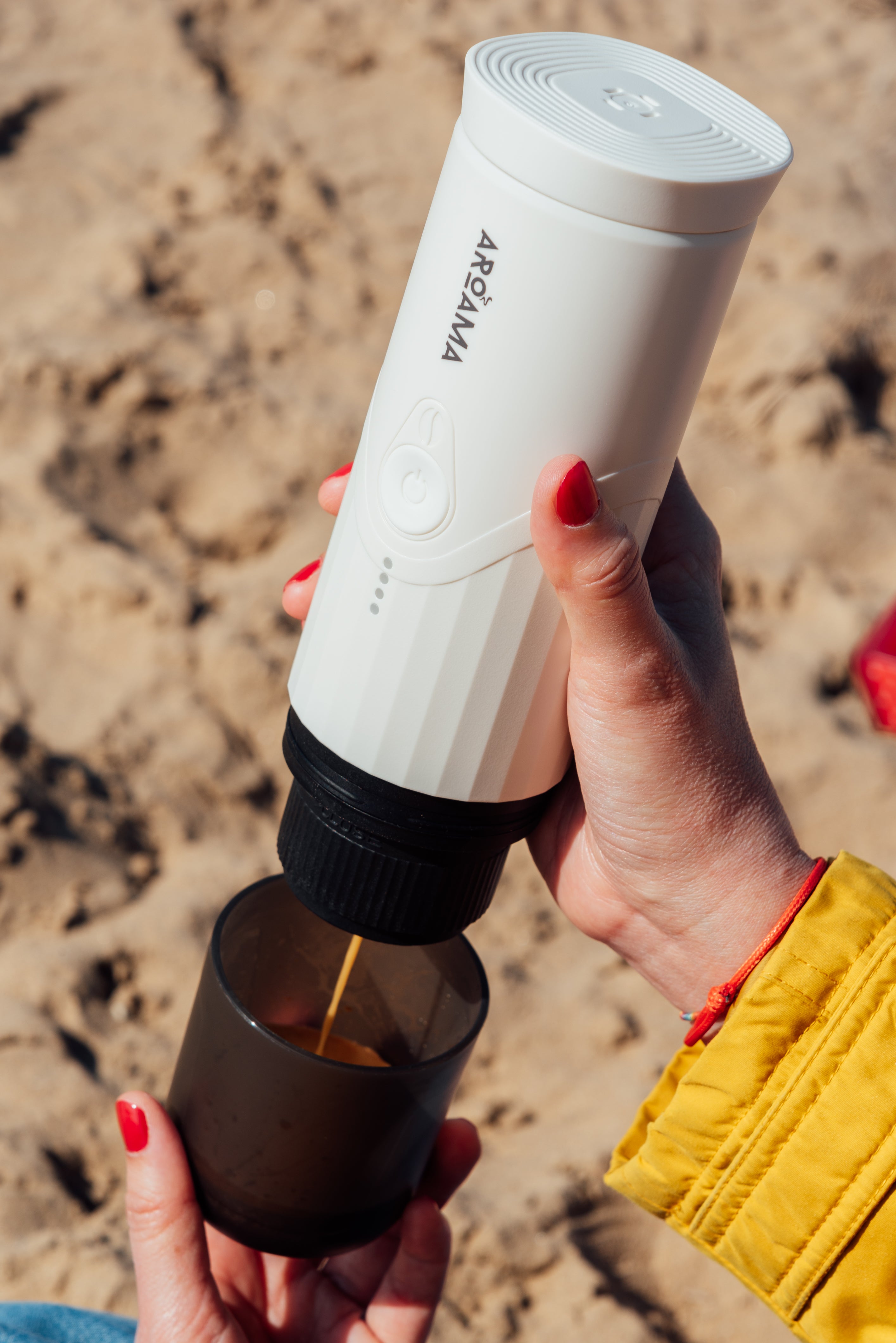 Aroama 2.0 - Portable Electric Espresso Maker - White