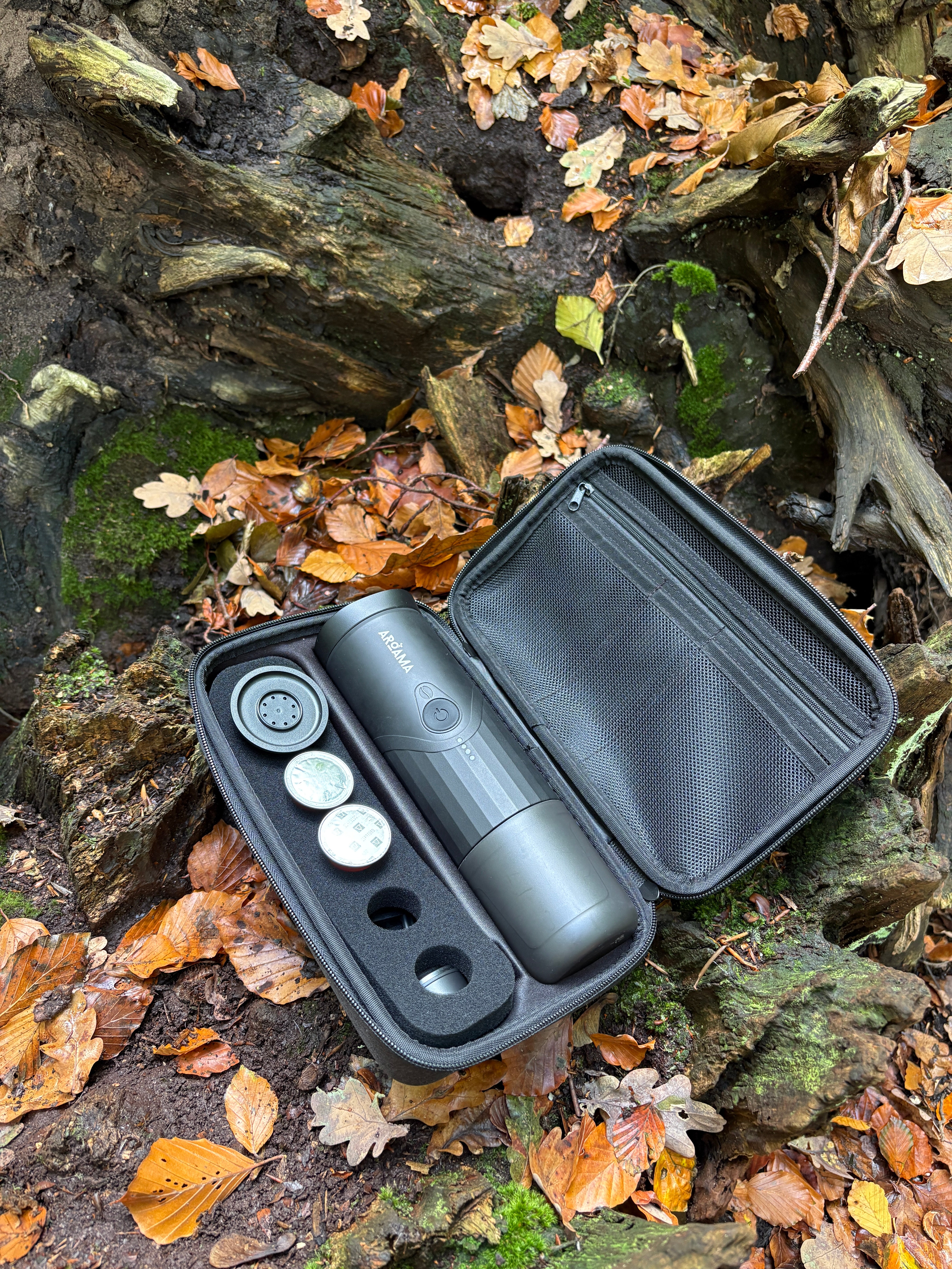 Go Kit Xmas Special Edition Black & 4 Coffee Pods